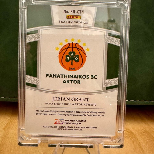 Jerian Grant Crown Royale card 01/99 signed with jersey piece new