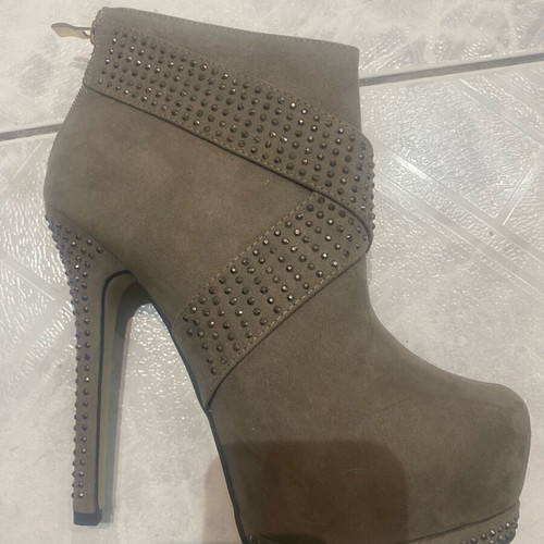 Beige ankle boots like new, size 39