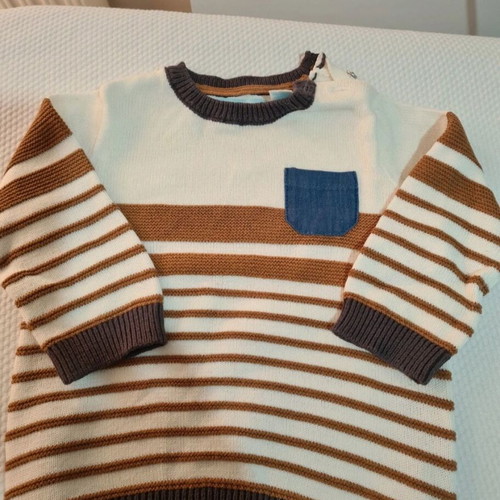 Obaibi sweater and jeans set 6-9 months like new