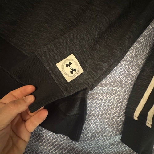 Under Armour μπλούζα XL σαν καινούργια, μαύρη και γκρι με στάμπα στην πλάτη