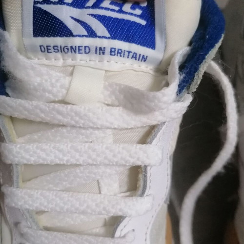 Badminton Hi-Tec Shoes new, size 37-37.5, white and blue