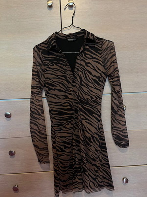 Stradivarius dress black with brown animal print like new, XS