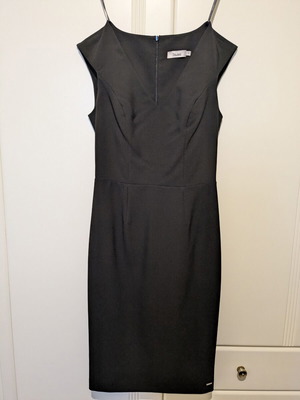 Toi & moi bodycon midi φόρεμα σαν καινούργιο, μαύρο με v κόψιμο