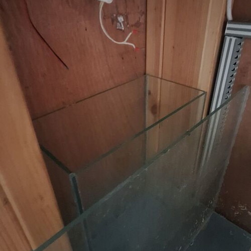 Aquarium 330 liters used with sump and wooden stand