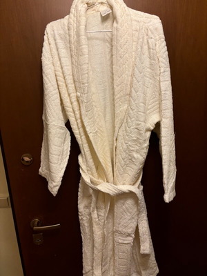 Cotton bathrobe white size Large without hood new