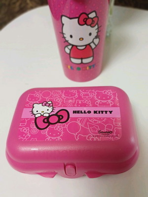 Tupperware set twin and cup with spout Hello Kitty new