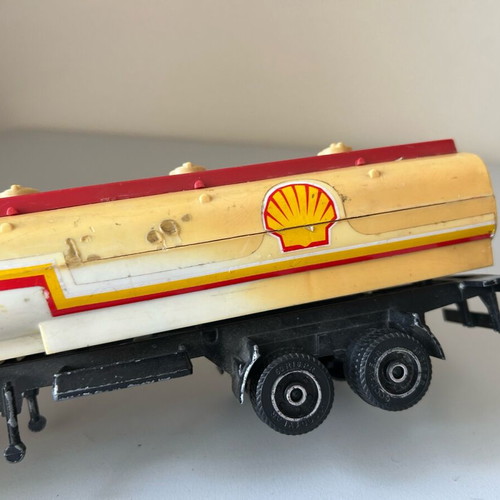 Hot Wheels tanker used, made in Italy, metal base, plastic