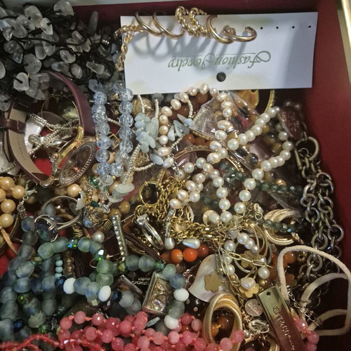 Jewelry box used with vintage pieces, colorful and blue