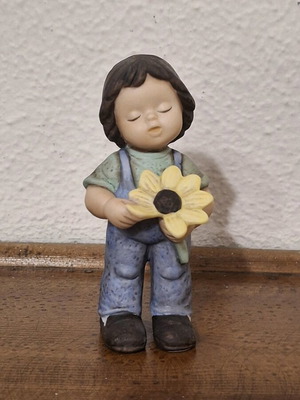 Goebel Nina & Marco Limpke collectible ceramic figurine like new