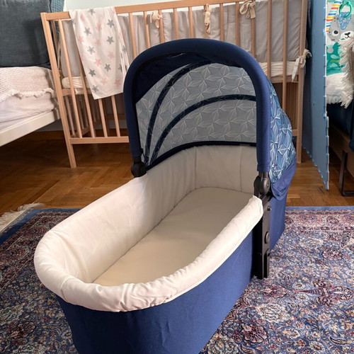 Giordani bassinet new in excellent condition