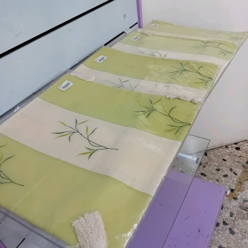 Set of 4 pillowcases new, green-cream with Clara decor