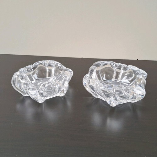 Pair of glass ashtrays like new, dimensions 15x5