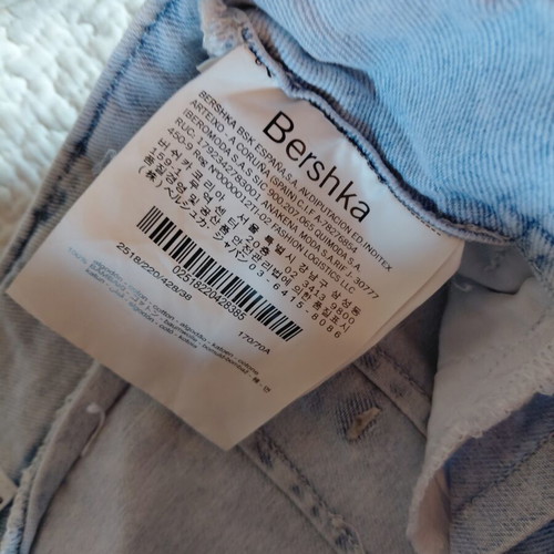 Bershka High-Waist Paperbag Denim Shorts Like New, Size 38 with Free Top