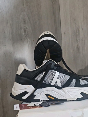 Calvin Klein sneakers, men's size 43, white and grey