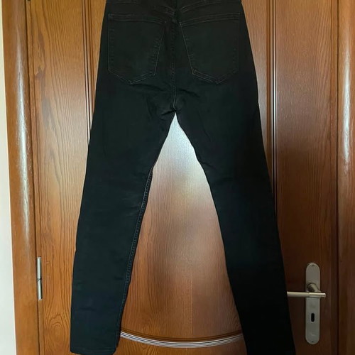 Bershka black high-waisted skinny elastic jeans size 40 used