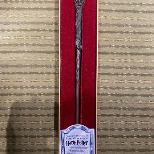 The Noble Collection Harry Potter Wand in Ollivanders Collector Box new