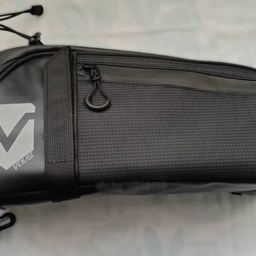Waterproof bicycle bag 8L with rain cover and free LED bracelets