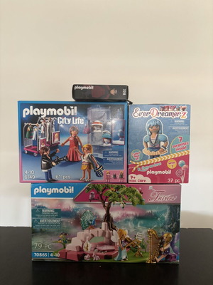 Playmobil sealed toy sets 6149, 70865, 70386 with gift