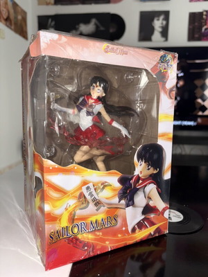 Sailor Mars figure used, box damaged