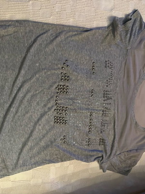 Women’s T-shirt used, size M, grey