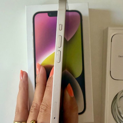 iPhone 14 white 128 GB with accessories