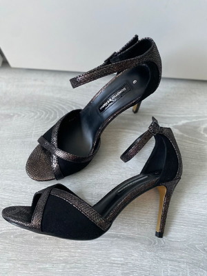 Dorothy Perkins сандали на ток размер 39 нови