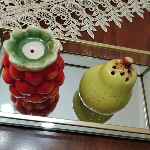 Vintage ceramic salt and pepper set pineapple and pear, like new