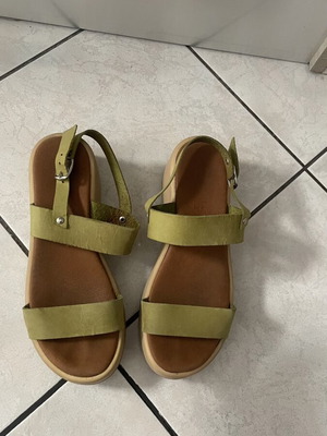 Green platform sandals, size 37