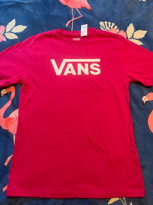 Vans T-shirt brand new for ages 13-15, deep pink