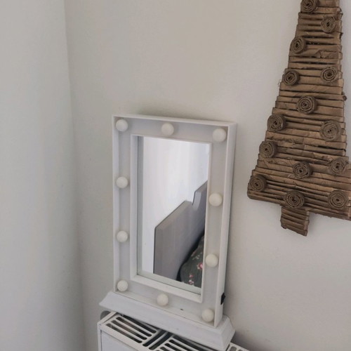 Makeup frame with mirror and lights used