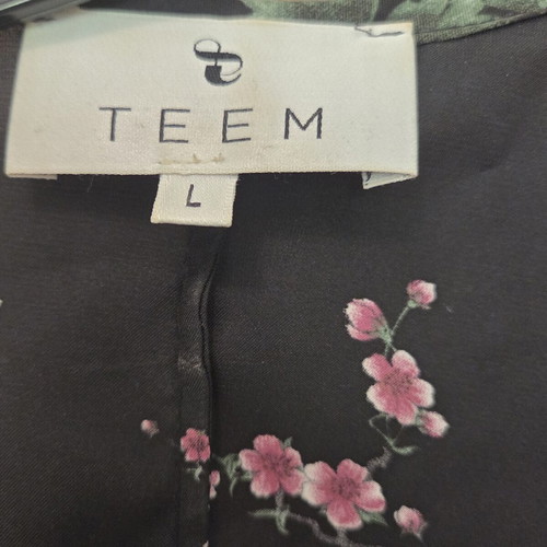 Teem long dress with belt, like new, black with colorful patterns