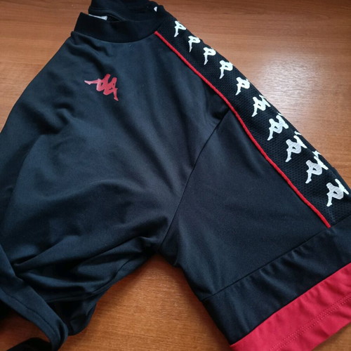 Kappa crop top sports like new, black and red with tie waist