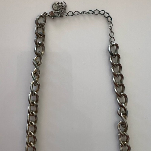 Necklace with metal elements like new, black and gold