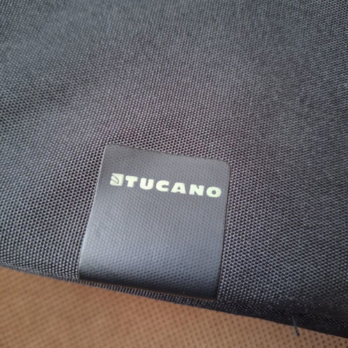 Tucano Laptop Bag like new, black, shoulder strap