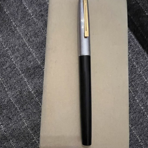 Vintage Parker 45 Classic fountain pen black, like new