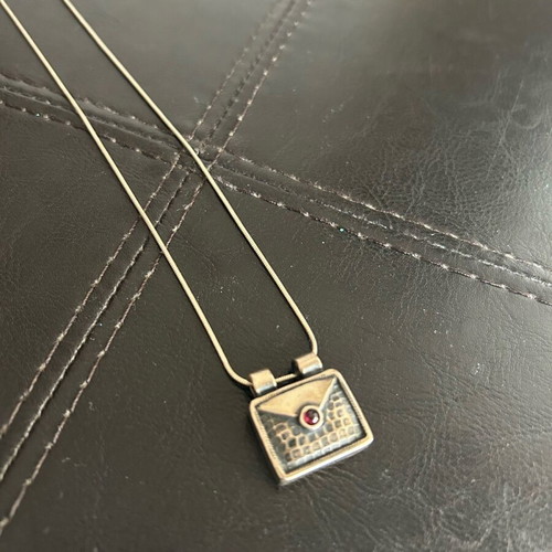 Women's necklace like new