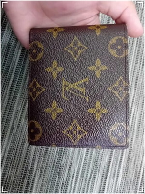 Πορτοφόλι Louis Vuitton, καφέ και χρυσό μοτίβο