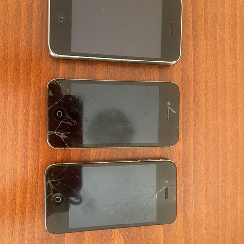 Mobile phones used, functional and non-functional for collectors
