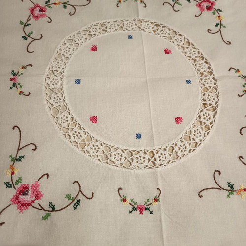 Handmade vintage cotton tablecloth 80x80 with lace and embroidery like new