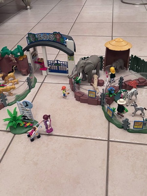 Playmobil 4850 & 4852 like new, large and Asian zoo sets