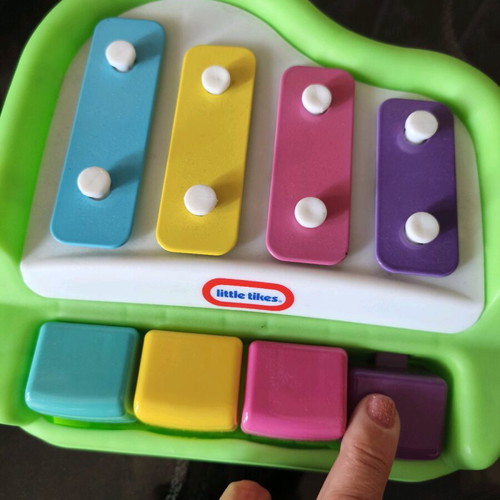 Little Tikes piano like new for babies and toddlers
