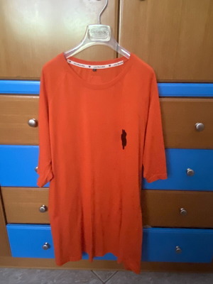 Blouse like new, size M, orange