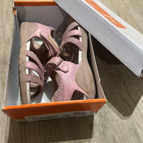 Biomecanics sandals size 26 like new for girls