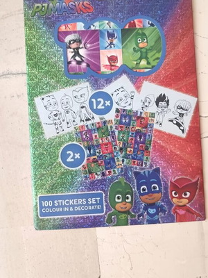 Σετ αυτοκόλλητα PJ Masks με σκίτσα για ζωγραφική