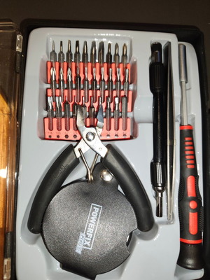 Tool set with case new with screwdriver and 30 bits