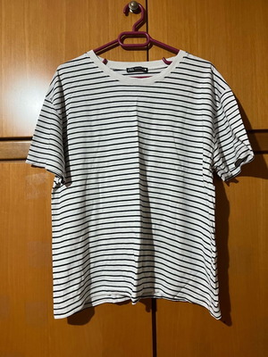 Zara striped t-shirt size M like new, black and white