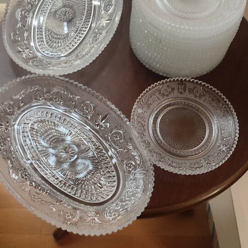 Set of 16 small plates and 2 platters new, ideal for spoon sweets