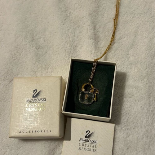 Swarovski necklace vintage like new with lock and key