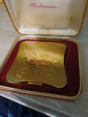 Antique powder case used (1920-1930)