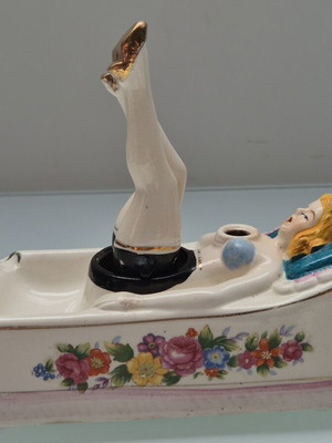Takito Company Naughty Nodder Vintage Porcelain Pin-up Ashtray